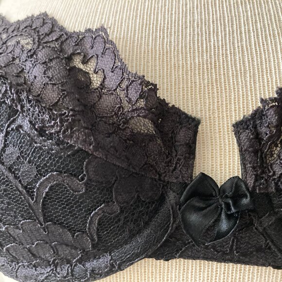 Black Victoria's Secret Lace Full Cup Bra - Picture 8 of 9